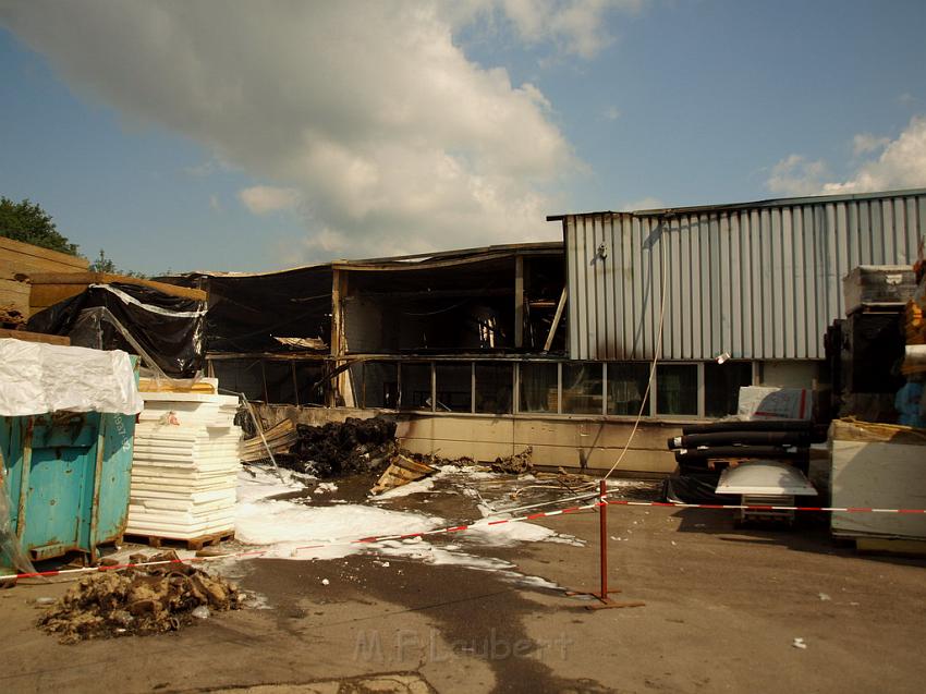 Feuer Halle Siegburg Gewerbegebiet Zange P111.JPG